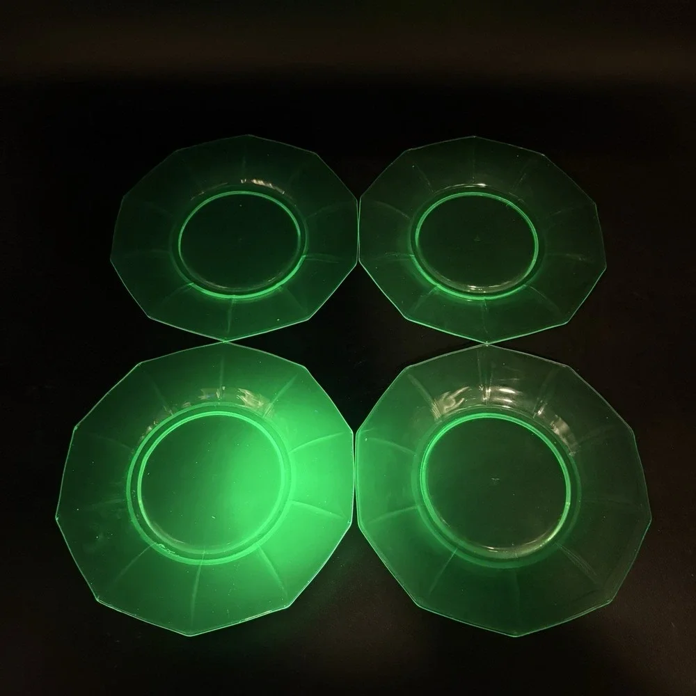 1930s Cambridge Glass Co. Decagon Uranium Depression Glass Plates, 8